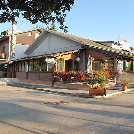Hotel Ristorante La Nuova Fattoria 카르솔리 외부 사진