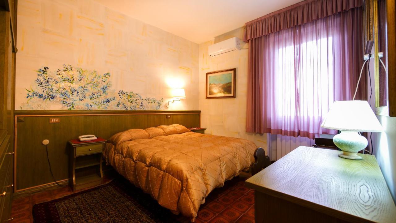 Hotel Ristorante La Nuova Fattoria 카르솔리 외부 사진